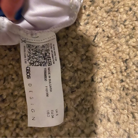 Bikini - Picture 7 of 8